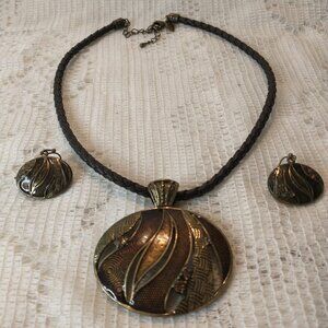 Vintage Lia Sophia Enamel and Oval Brass Tone Pendant with Leather Necklace, Acc
